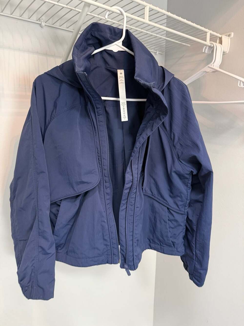 Lululemon Always Effortless Jacket Size 4 Navy Blue